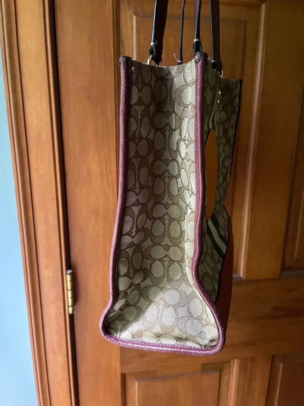 Coach tote signature